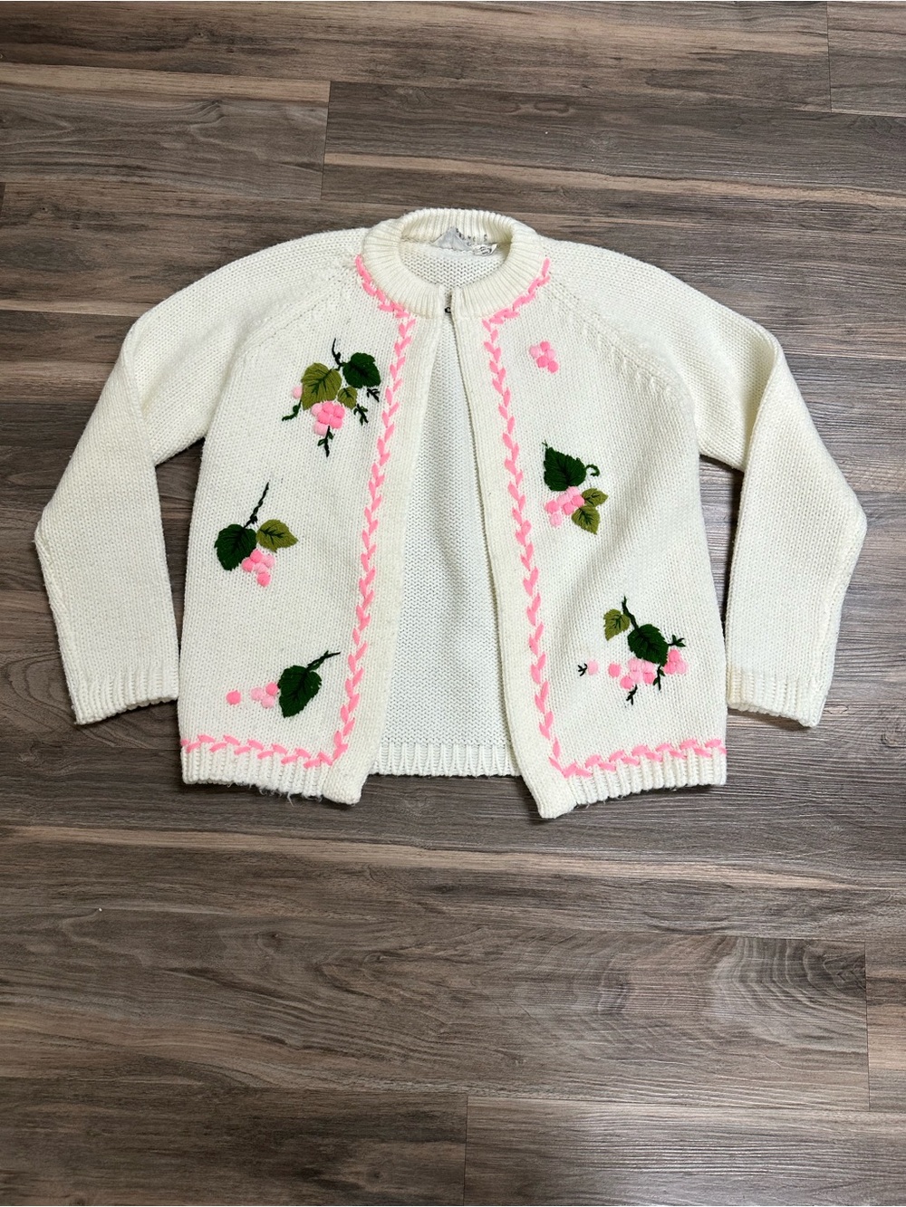 Vintage Fully Fashioned Floral Leaf Embroidery Cardigan